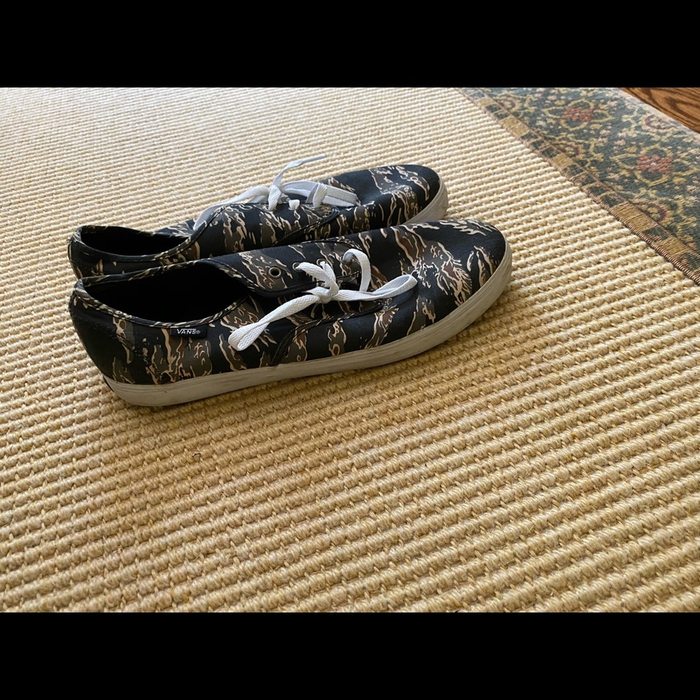 Vans - Picture 2 of 4